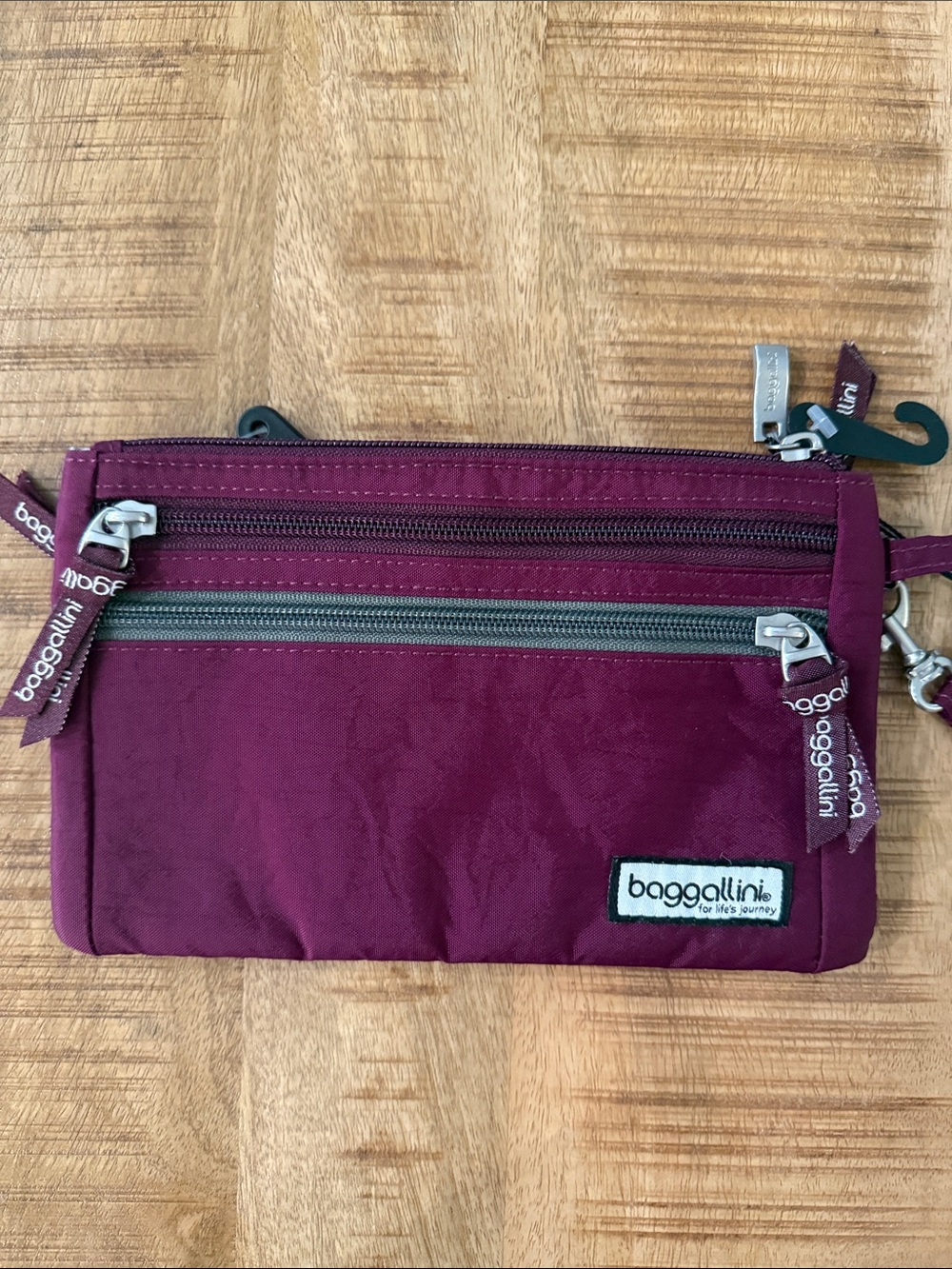 Baggallini Plum Multi-Zip Currency Organizer Wristlet - Picture 2 of 4